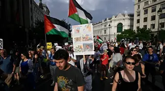Madrid'de binlerce kişi Gazze için yürüdü