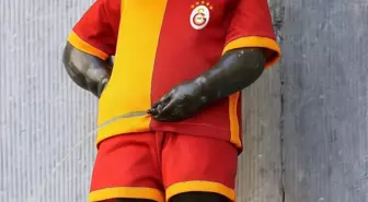 Manneken Pis, Galatasaray'ın 5 Yıldızlı Formasını Giyecek