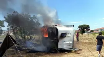 Enez'de Park Halindeki Karavan Yangında Kullanılamaz Hale Geldi