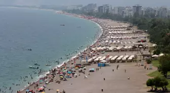 Antalya Sahilleri YKS Sonrası Tatilcilerle Dolduruldu