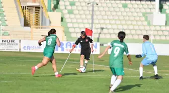 A Milli Ampute Futbol Takımı Kırşehir'de Kadın Futbol Takımı ile Gösteri Maçı Yaptı