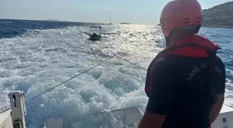 Sahil Güvenlik, Kaş'ta Sürüklenen Tekneyi Kurtardı