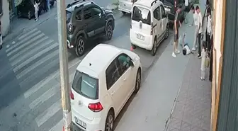 Arnavutköy'de Gençlere Sopa ile Saldırı: Olay Kamerada