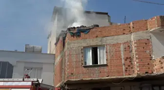 Kilis'te Çatı Katında Yangın: 1 Kişi Hastaneye Kaldırıldı