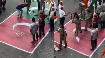 Hindistan'da skandal görüntü! Türk ve Pakistan bayraklarını çiğnediler