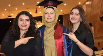 Kanseri Yenen Anne, Üniversiteyi Birincilikle Bitirdi