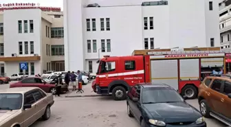 Karaman'da Hastane Otoparkında Otomobilden Duman Yükseldi