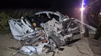 Edirne'de Park Halindeki TIR'a Çarpan Otomobilin Sürücüsü Ağır Yaralandı