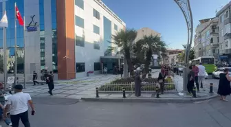 Zabıta personeli kendini başından vurdu, belediye başkanı kolundan yaralandı