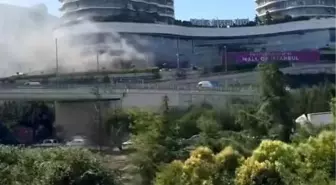 Başakşehir'de bulunan Mall Of İstanbul alışveriş merkezinin mal kabul bölümünde yangın çıktı.