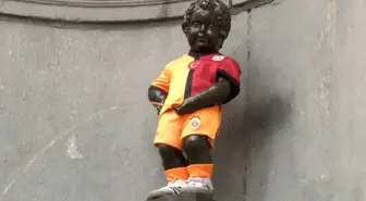 Galatasaray'ın 5 yıldızlı forması 406 yıllık Manneken Pis heykeline giydirildi
