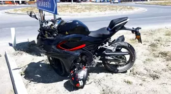 Mudurnu'da Motosiklet ve Otomobil Çarpıştı: 2 Yaralı