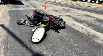 Isparta'da Otomobil ile Motosiklet Çarpıştı: Bir Yaralı