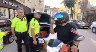 Kask Takmadığı İçin 10 Ceza Yiyen Motosikletçi, Hayatını Kurtaran Kaskı Takmaya Başladı