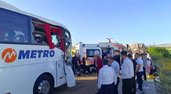 Afyonkarahisar'da Zincirleme Trafik Kazası: 24 Yaralı