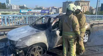 Ataşehir'de Seyir Halindeki Cip Alev Alev Yandı