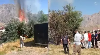 Hakkari'de İki Ayrı Yangın Kontrol Altına Alındı