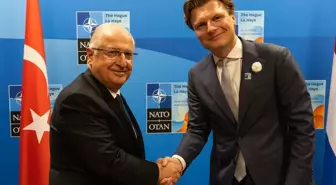 Milli Savunma Bakanı Yaşar Güler, NATO Zirvesi'nde Hollanda Savunma Bakanı ile Görüştü