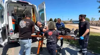 Samsun'da Parkta Hareketsiz Bulunan Genç Hastaneye Kaldırıldı