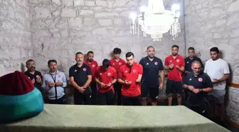 Ampute A Milli Futbol Takımı, Polonya'ya Ahi Duasıyla Uğurlandı