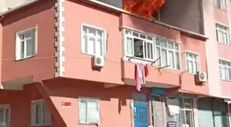 Bağcılar'da Çatı Yangını: İtfaiye Müdahale Etti