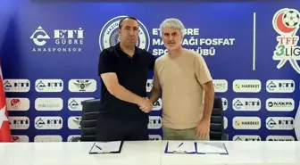 10 gün önce takımın başına hoca yaptılar 8 gün sonra kovdular