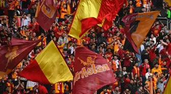Galatasaray 3 isme teşekkür ederek yollarını ayırdı
