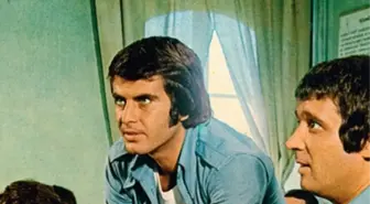 Hababam Sınıfı Sınıfıta Kaldı filmi oyuncuları kim, konusu ne, sonu nasıl bitiyor?