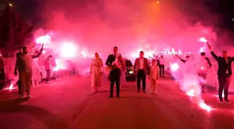 Konya'da Esnaf Gençten Renkli Kız İsteme Şovu