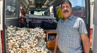 Ege'de Minibüsüyle Satış Yapan Esnaf Ali Can: 'Helalinden Ekmek Paramızı Kazanıyoruz'