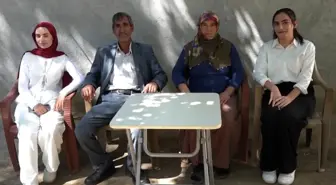 Muş'ta Sınav Sonrası Baba Kız Buluşması Duygulandırdı