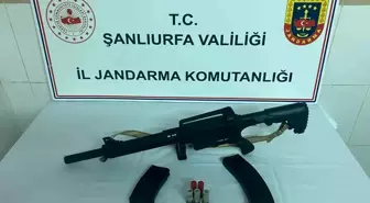 Şanlıurfa'da Silah Kaçakçılarına Operasyon: 5 Gözaltı, Çok Sayıda Silah Ele Geçirildi