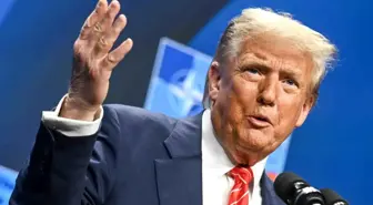 Trump'tan CNN ve New York Times'a Sert Eleştiriler: 'Sahte Haber Muhabirleri Kovulmalı'