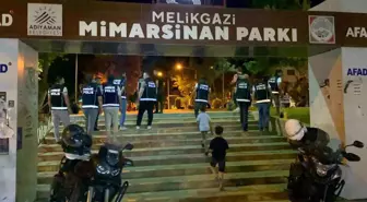 Adıyaman'da Narkotik Uygulaması: Kimlik Kontrolleri ve Üst Aramaları Yapıldı