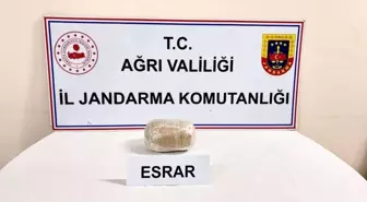 Ağrı'da Motosikletten 1 Kilo 74 Gram Esrar Ele Geçirildi