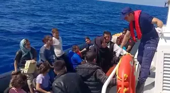 Çanakkale'de 32 Kaçak Göçmen Kurtarıldı