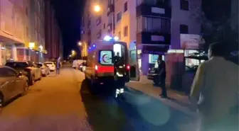 Erzurum'da Kavga: Bıçakla Yaralanan Bir Kişi Hastaneye Kaldırıldı