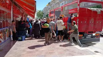 Niğde'de Hayırsever Esnaf 19 Ton Karpuz Dağıttı