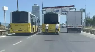 Gençler Patenle İETT Otobüsüne Tutunarak Tehlikeli Yolculuk Yaptı
