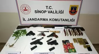 Sinop'ta Jandarma Operasyonu: 5 Ruhsatsız Tabanca ve Kenevir Ele Geçirildi