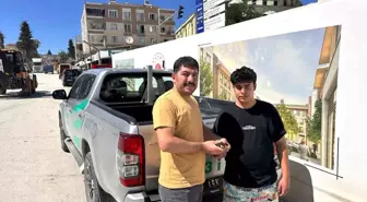 Duyarlı Genç, Yaralı Ağaçkakanı Kurtardı