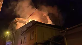 Bursa'da Oto Tamirhanesinde Yangın Kontrol Altına Alındı