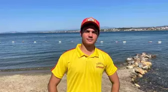 Cunda Lisesi Mezunu Taha Beyazdere, Cankurtaran Olarak Görev Yapıyor