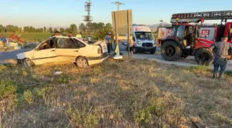 Afyonkarahisar'da Otomobil-Traktör Çarpışması: 4 Yaralı