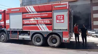 Şanlıurfa'da Boya Fabrikasında Yangın: Maddi Hasar Ama Can Kaybı Yok