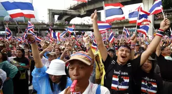 Tayland'da Protestocular, Başbakan'ın İstifasını Talep Etti