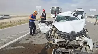 Aksaray'da Kum Fırtınası Nedeniyle 5 Araç Çarpıştı, 8 Yaralı