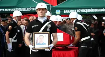 Çankırı'daki kazada hayatını kaybeden polis özel harekat kursiyeri Sakarya'da defnedildi