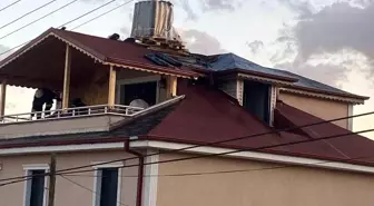 Kocaeli'de İki Katlı Evde Yangın Çıktı