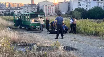 Esenyurt'ta Boş Arazide Erkek Cesedi Bulundu